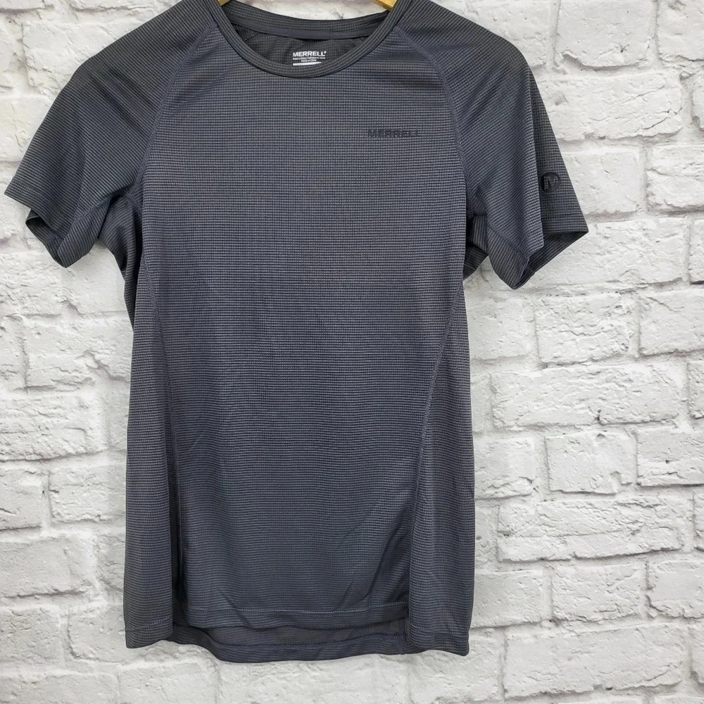 MERRELL Entrada II Short Sleeve Gray Tech Tee Sz Small